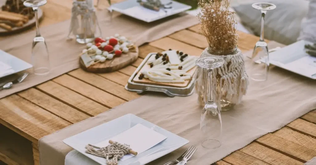 Masculine Centerpieces: 4 Ideas for Decorating Your Next Event 4 color schemes for masculine centerpieces