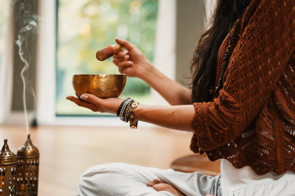 Light Feminine Energy: 7 Tips to Embrace Your Inner Strength 7 meditation for light feminine energy