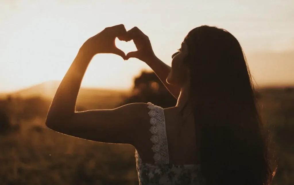 30 Signs of High Feminine Energy: Embrace Your Feminine Power 9 gratitude as a sign of high feminine energy