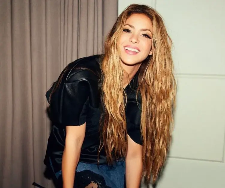 Top20 Celebrities with Dark Feminine Energy You Need To Know 9 shakira as a famous woman with dark feminine energy