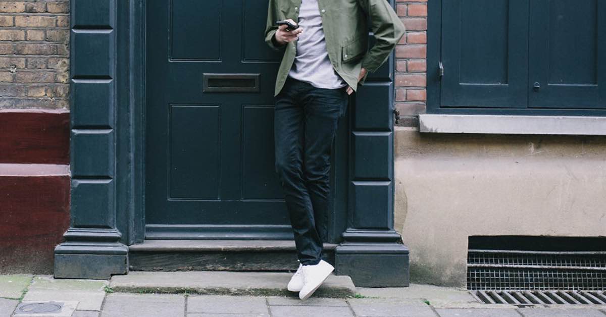 dark blue jeans outfit men